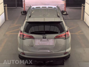 2017 Toyota RAV4 LE – miniatura 5