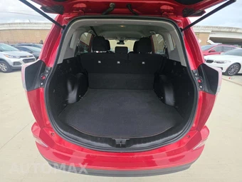 2017 Toyota RAV4 LE – miniatura 11