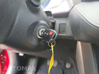 2017 Toyota RAV4 LE – miniatura 5