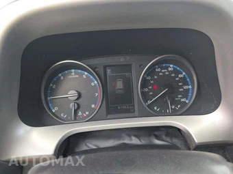 2017 Toyota RAV4 LE – miniatura 6