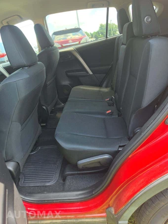 2017 Toyota RAV4 LE – miniatura 10