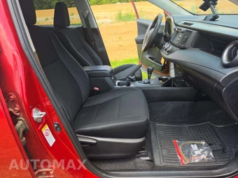 2017 Toyota RAV4 LE – miniatura 15