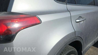 2017 Toyota RAV4 LE - miniatura 21