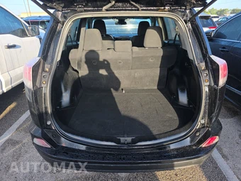 2017 Toyota RAV4 LE - miniatura 16