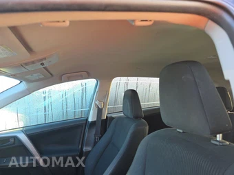2017 Toyota RAV4 LE - miniatura 17