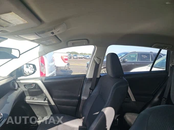 2017 Toyota RAV4 LE – miniatura 18