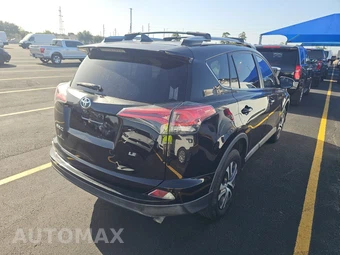 2017 Toyota RAV4 LE – miniatura 4