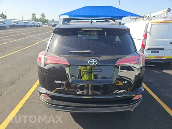 2017 Toyota RAV4 LE – miniatura 5