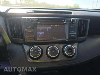 2017 Toyota RAV4 LE – miniatura 11