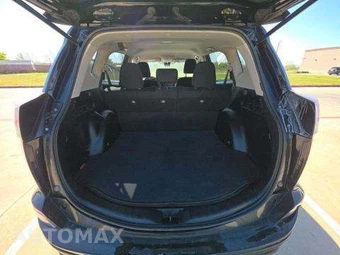 2017 Toyota RAV4 LE – miniatura 15