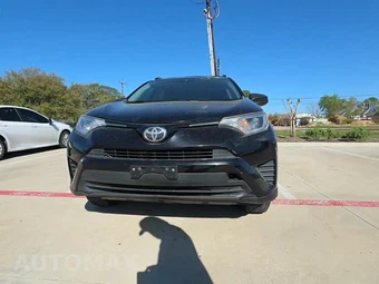 2017 Toyota RAV4 LE – miniatura 2