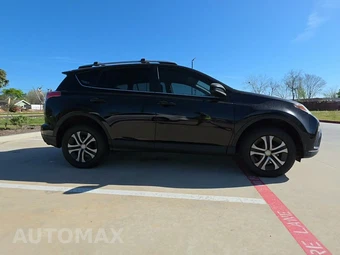 2017 Toyota RAV4 LE – miniatura 5