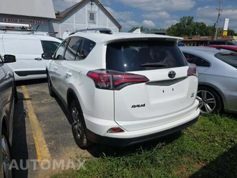 2017 Toyota RAV4 LE – miniatura 2