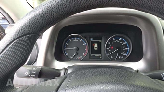 2017 Toyota RAV4 LE - miniatura 18