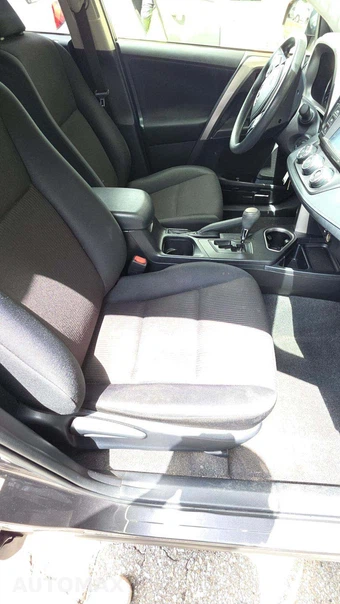 2017 Toyota RAV4 LE - miniatura 21