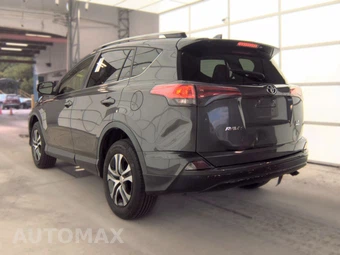 2017 Toyota RAV4 LE - miniatura 6