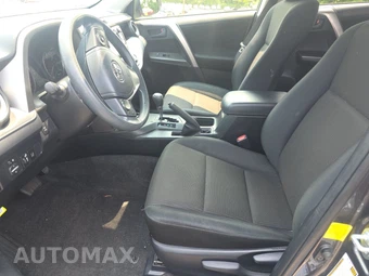 2017 Toyota RAV4 LE - miniatura 7