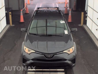 2017 Toyota RAV4 LE – miniatura 2