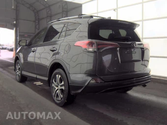 2017 Toyota RAV4 LE – miniatura 6