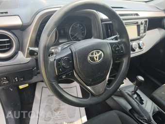 2017 Toyota RAV4 LE – miniatura 10