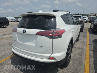 2017 Toyota RAV4 LE – miniatura 4
