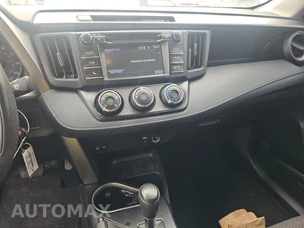 2017 Toyota RAV4 LE – miniatura 11