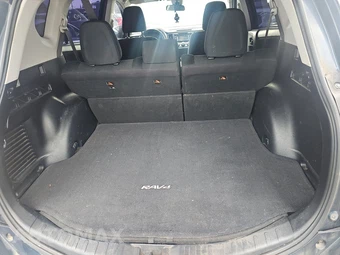 2017 Toyota RAV4 LE – miniatura 16