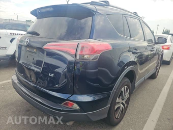 2017 Toyota RAV4 LE – miniatura 4