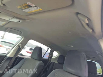 2017 Toyota RAV4 LE - miniatura 11