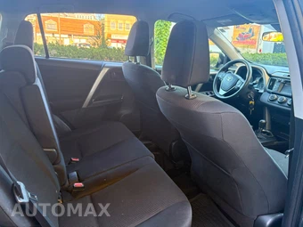 2017 Toyota RAV4 LE - miniatura 12