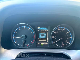 2017 Toyota RAV4 LE - miniatura 17