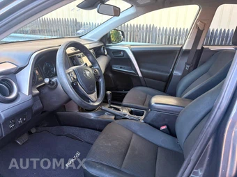 2017 Toyota RAV4 LE - miniatura 18