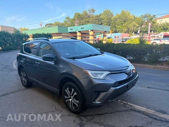 2017 Toyota RAV4 LE - miniatura 4