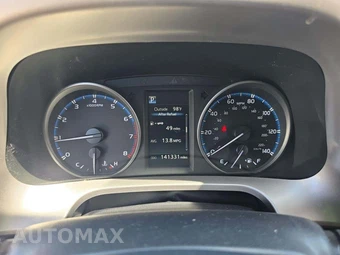 2017 Toyota RAV4 LE – miniatura 9