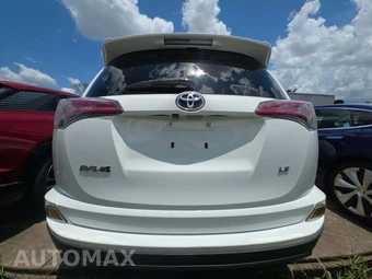 2017 Toyota RAV4 LE - miniatura 14