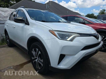 2017 Toyota RAV4 LE - miniatura 4