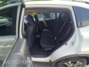 2017 Toyota RAV4 LE – miniatura 10
