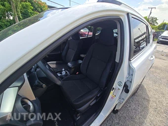 2017 Toyota RAV4 LE – miniatura 3