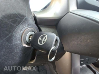2017 Toyota RAV4 LE – miniatura 5