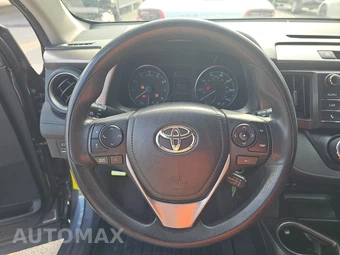 2017 Toyota RAV4 LE – miniatura 10