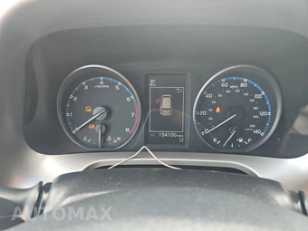 2017 Toyota RAV4 LE – miniatura 12
