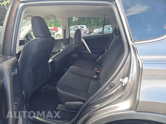2017 Toyota RAV4 LE – miniatura 13