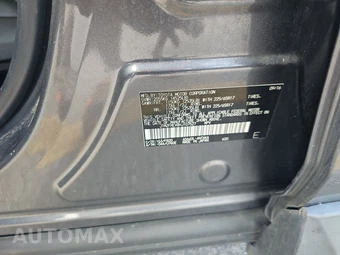 2017 Toyota RAV4 LE – miniatura 14