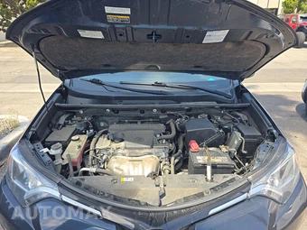 2017 Toyota RAV4 LE – miniatura 15