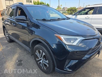2017 Toyota RAV4 LE – miniatura 3