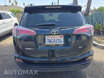 2017 Toyota RAV4 LE – miniatura 5