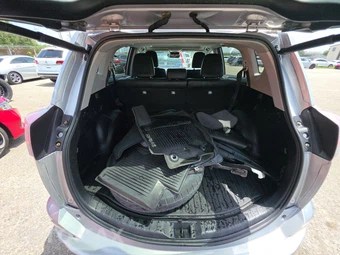 2017 Toyota RAV4 Limited – miniatura 16