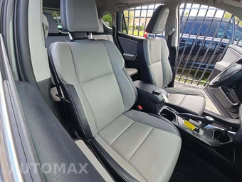 2017 Toyota RAV4 Platinum – miniatura 18