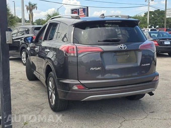 2017 Toyota RAV4 Platinum – miniatura 2