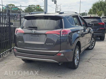 2017 Toyota RAV4 Platinum – miniatura 3